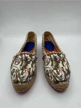 Christian Louboutin Ares Flat Loubi Jungle Espadrilles Gold Spikes Ivory EU 36